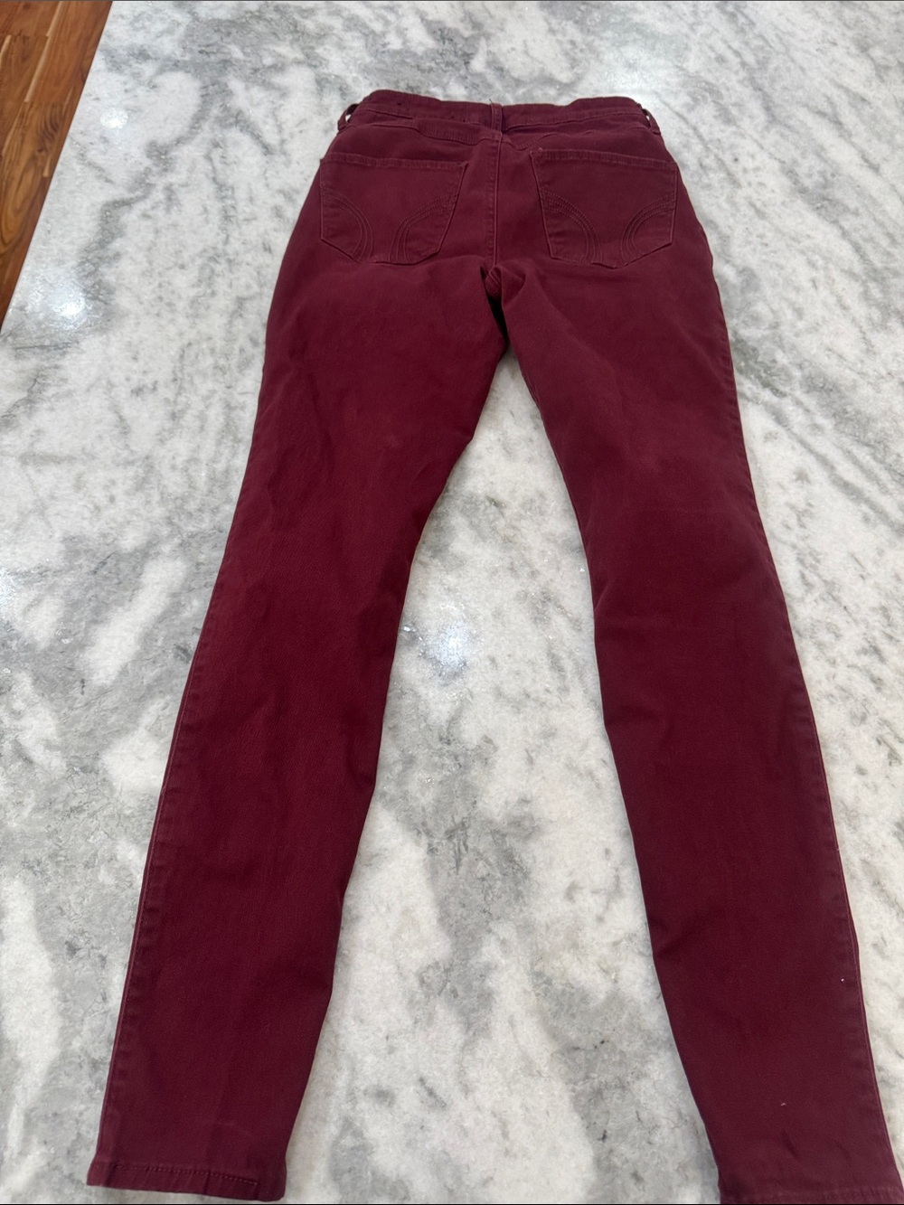 Hollister Skinny Pants in Burgundy - Picture 3 of 3